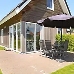 Comfortable House On The Water, 700 M From The Sea