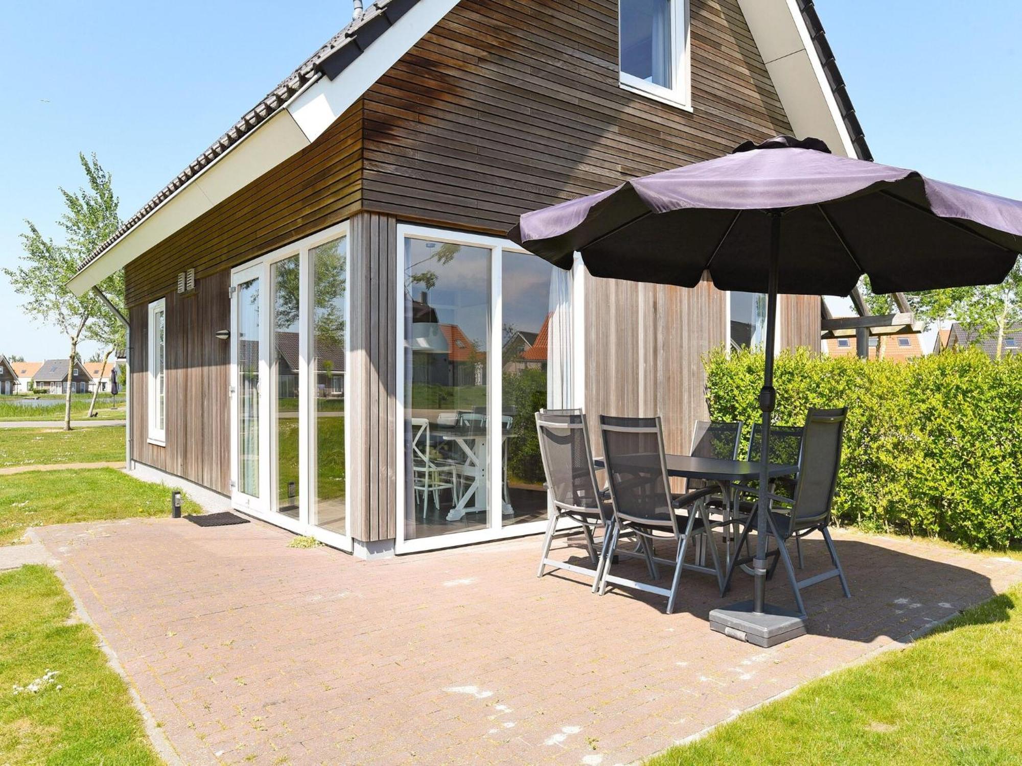 Vakantiehuis Comfortable House On The Water, 700 M From The Sea Nieuwvliet