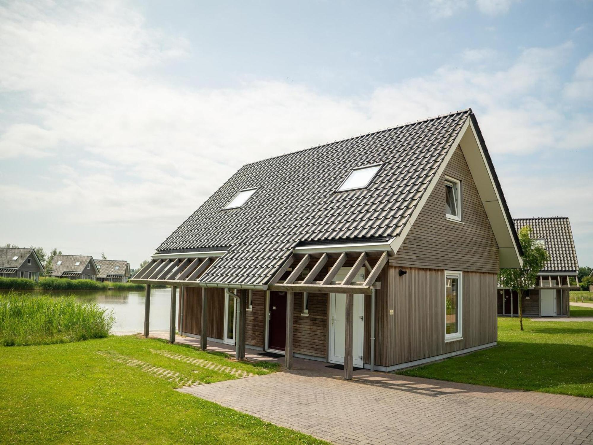 Comfortable House On The Water, 700 M From The Sea *