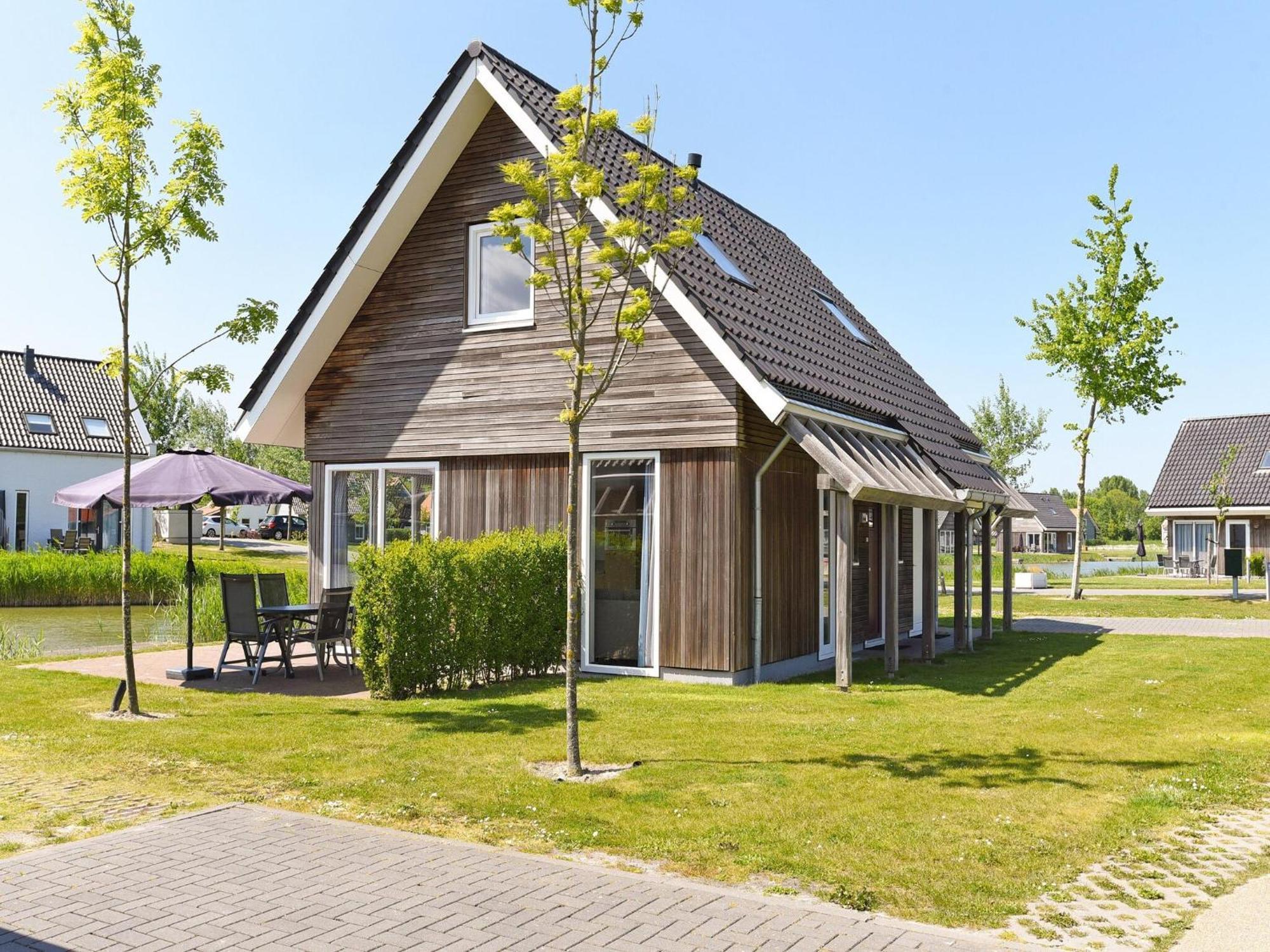 Comfortable House On The Water, 700 M From The Sea Nieuwvliet