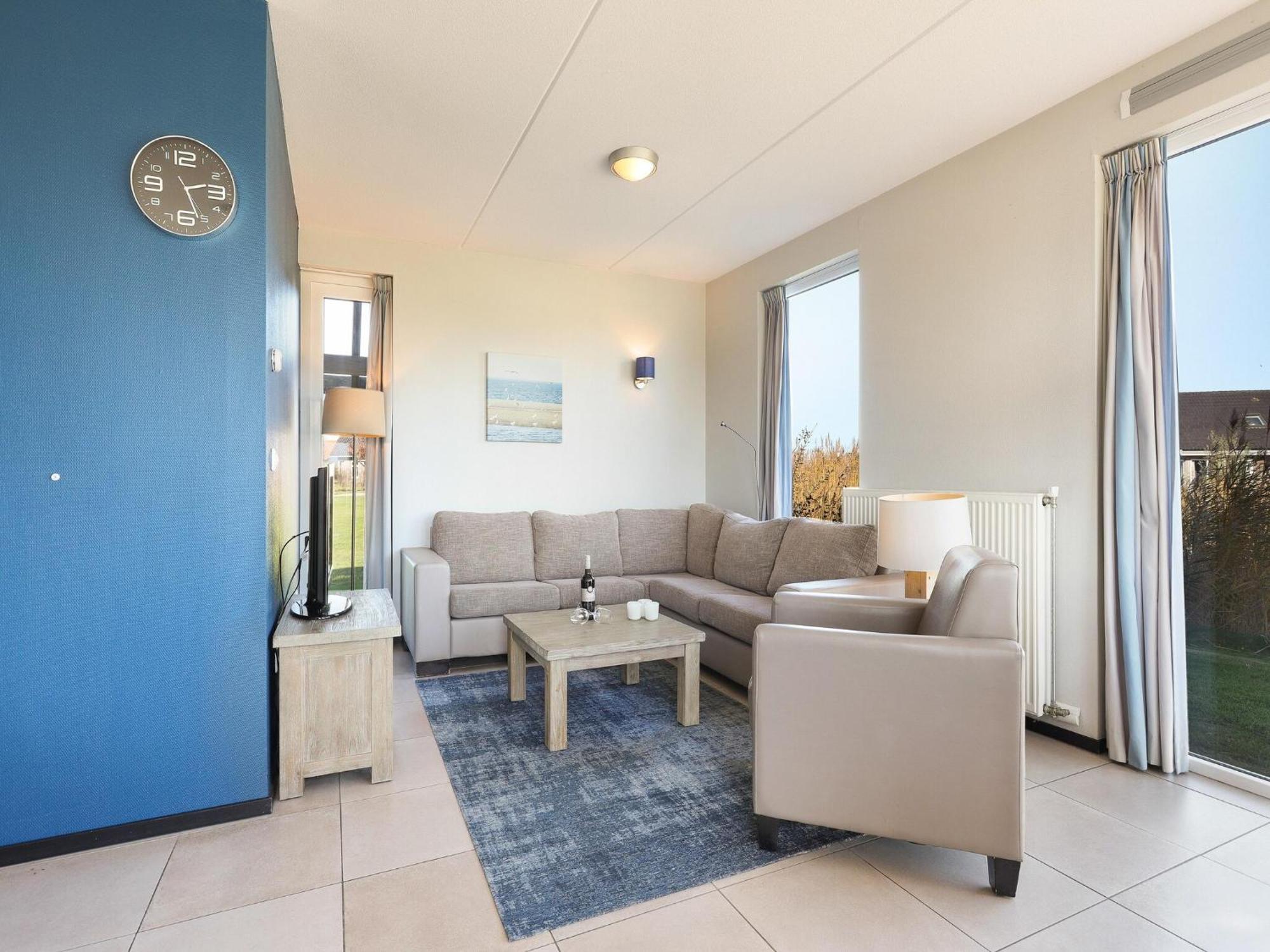 Comfortable House On The Water, 700 M From The Sea Nieuwvliet