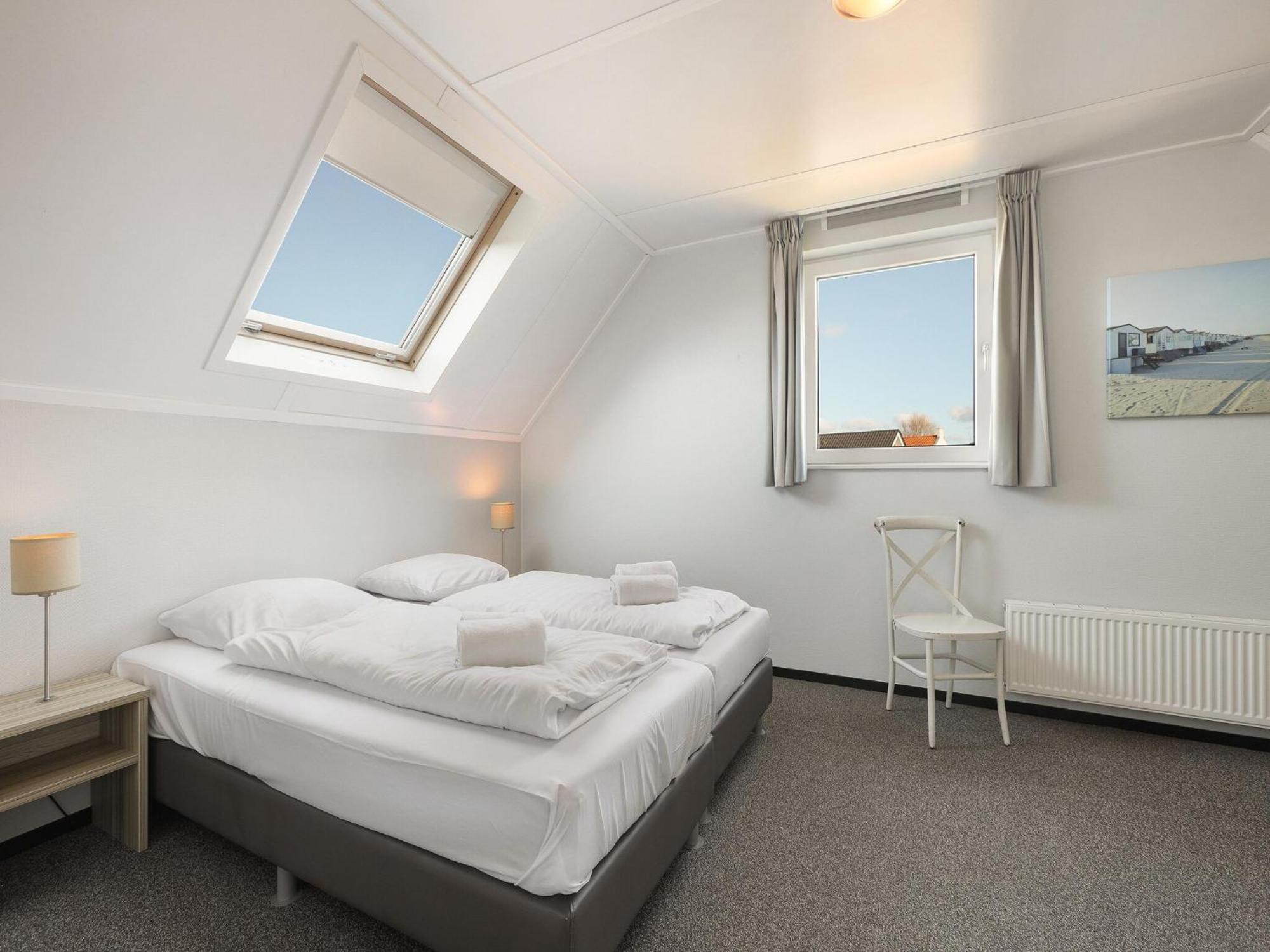 Vakantiehuis Comfortable House On The Water, 700 M From The Sea