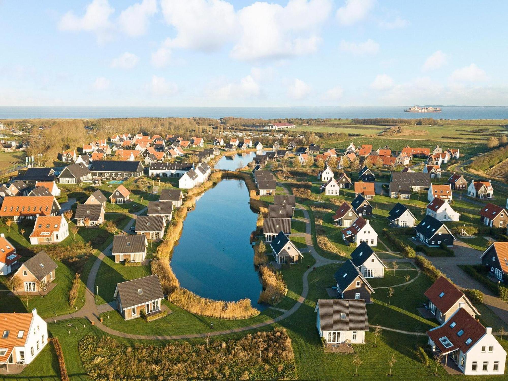 Comfortable House On The Water, 700 M From The Sea Vakantiehuis Nieuwvliet